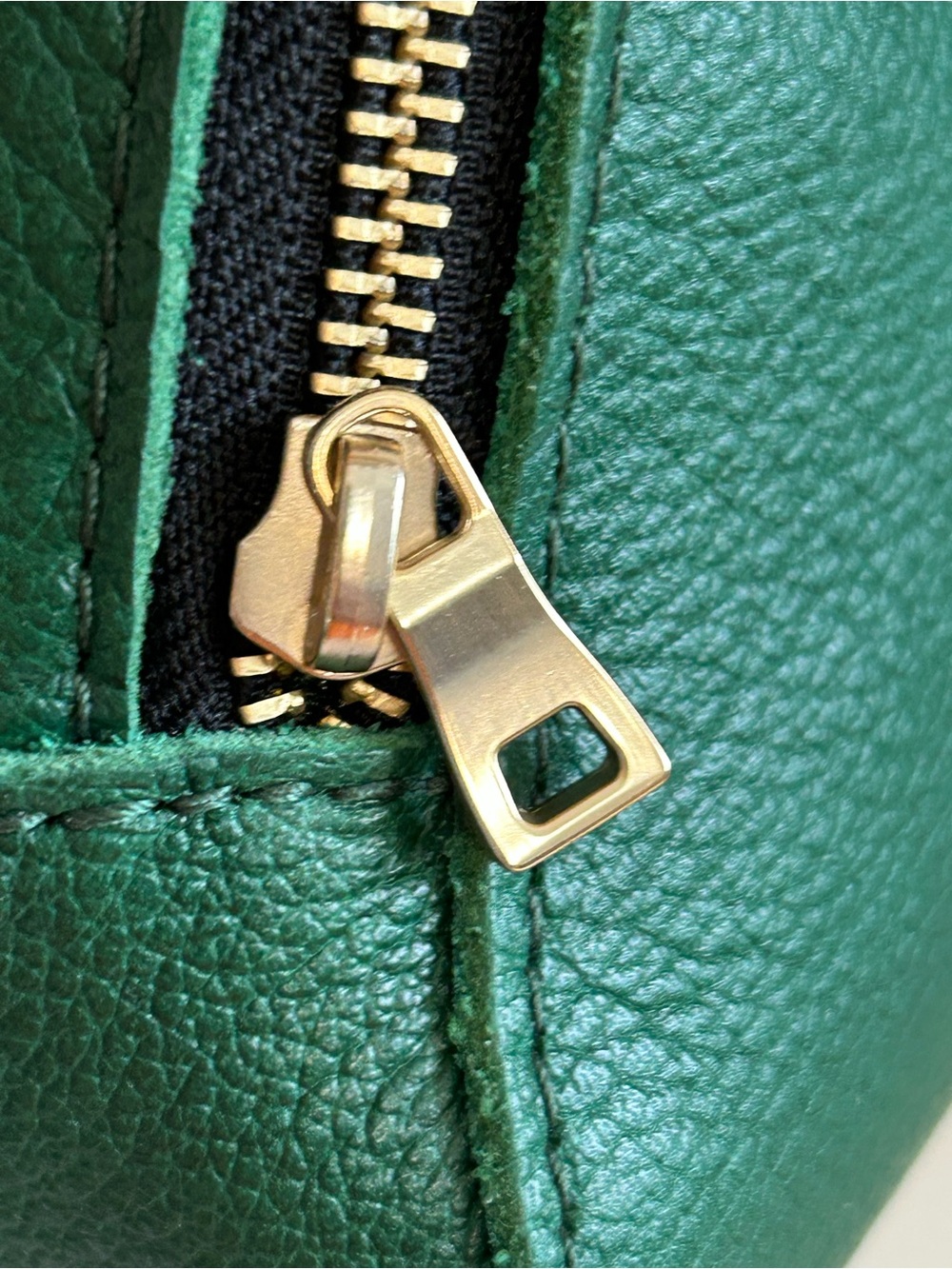 Portland Leather Scarlet Sling Bag in Bacalar - Picture 11 of 16